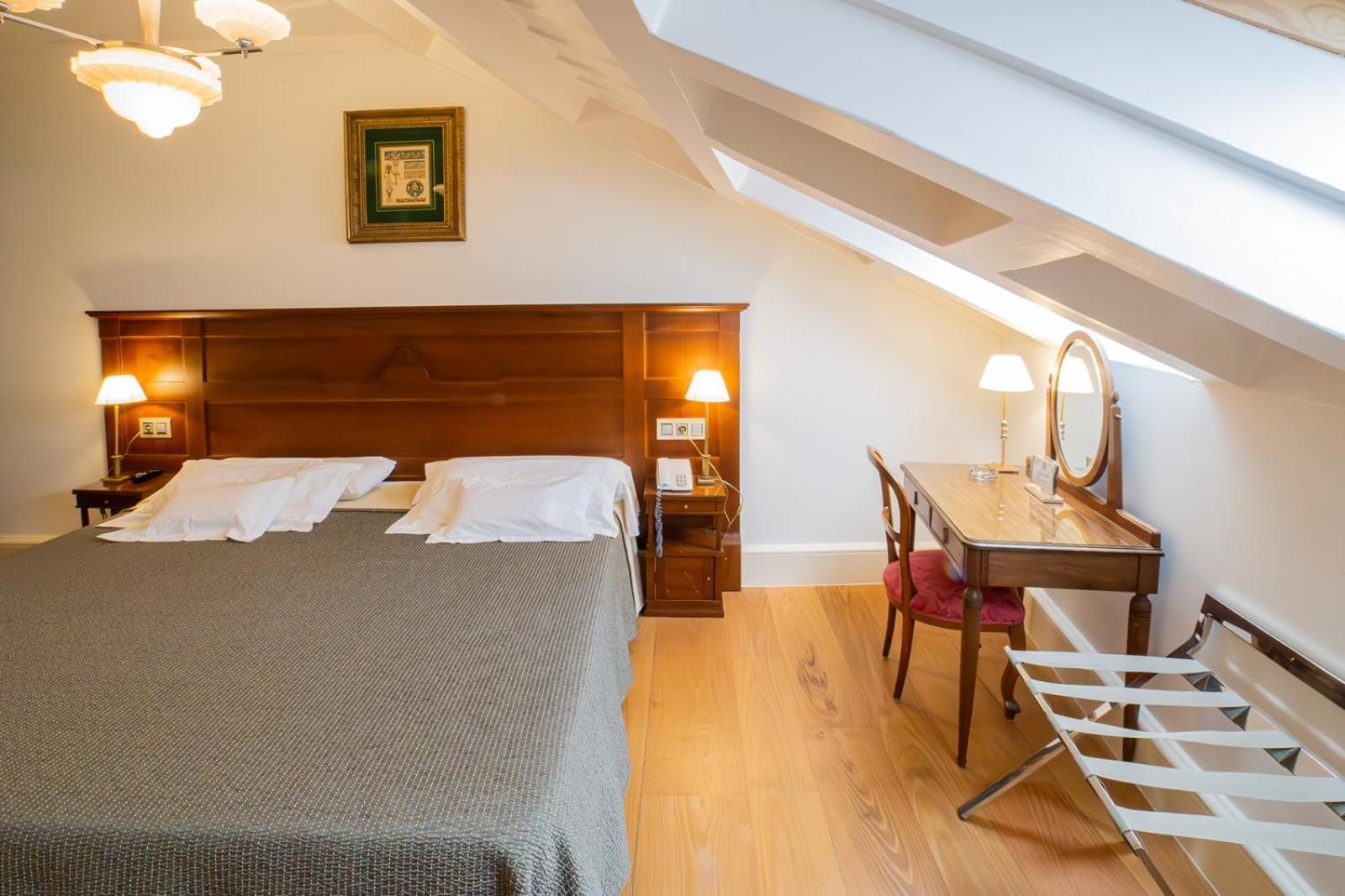 Hotel Monumento Pazo De Orban Lugo Room photo